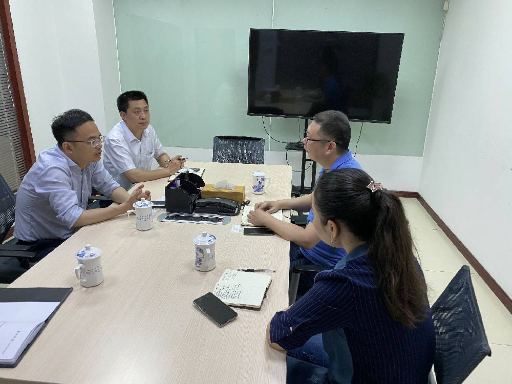 无锡市工信局领导来千亿球友会-千亿球友会(中国)科技开展“三联三解”活动